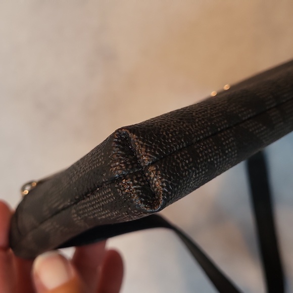 Michael Kors Wristlet - Picture 3 of 11